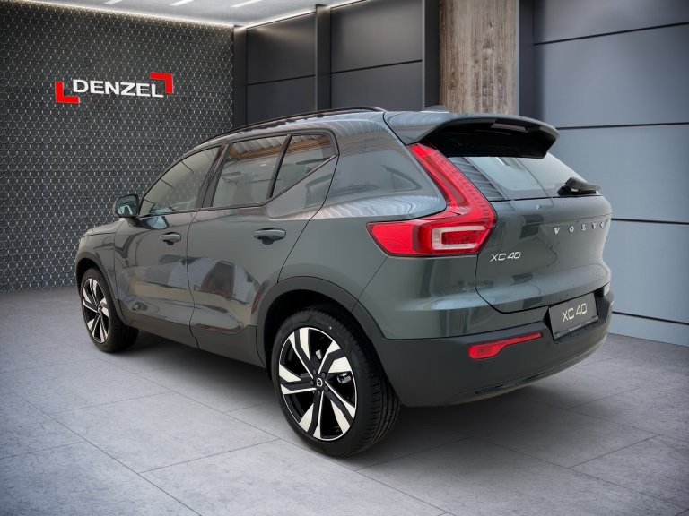 Bild 2: VOLVO PKW XC40 Plus, B3 Mild Hybrid, Benzin, Dark