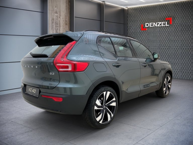 Bild 3: VOLVO PKW XC40 Plus, B3 Mild Hybrid, Benzin, Dark