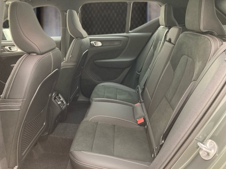 Bild 8: VOLVO PKW XC40 Plus, B3 Mild Hybrid, Benzin, Dark