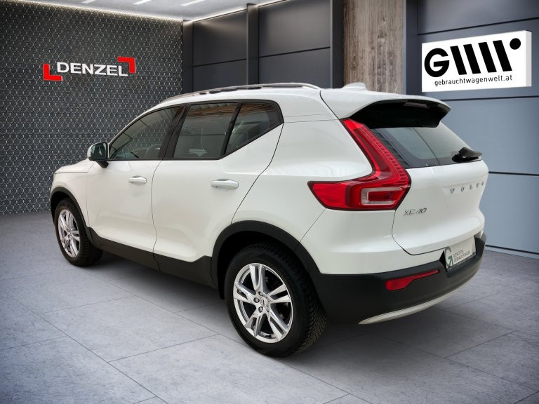 Bild 2: VOLVO PKW XC40 D4 Momentum AWD Geartronic