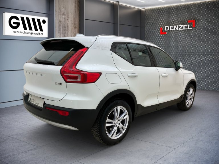 Bild 3: VOLVO PKW XC40 D4 Momentum AWD Geartronic
