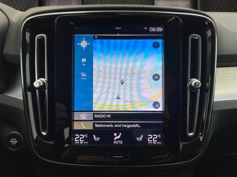 Bild 7: VOLVO PKW XC40 D4 Momentum AWD Geartronic