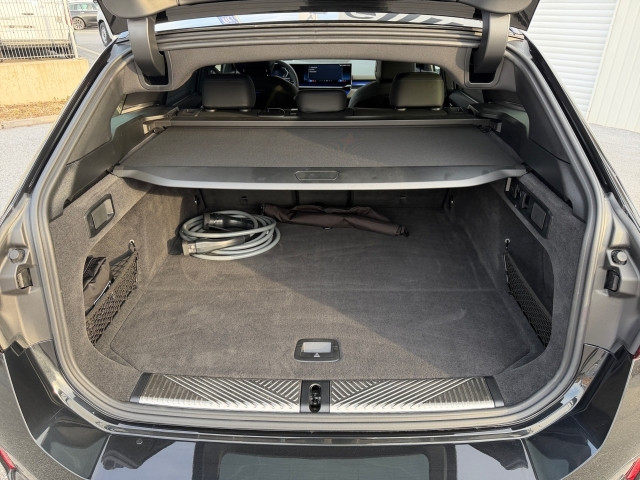 Bild 9: BMW i5 xDrive40 Touring