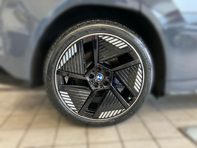 Bild 4: BMW iX3 50 xDrive