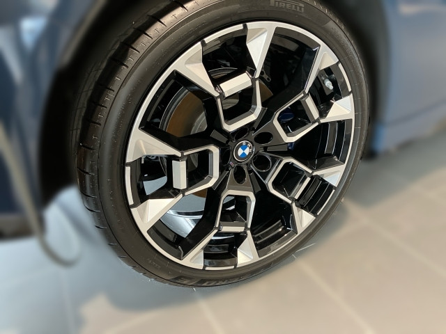 Bild 4: BMW iX3 50 xDrive