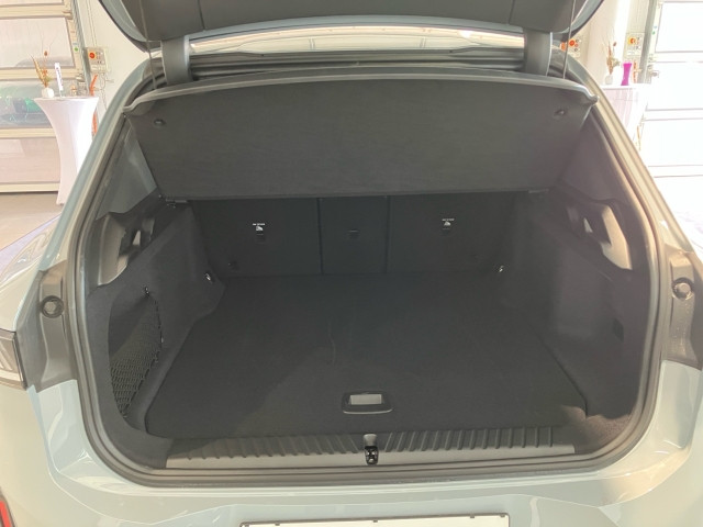 Bild 9: BMW iX3 50 xDrive