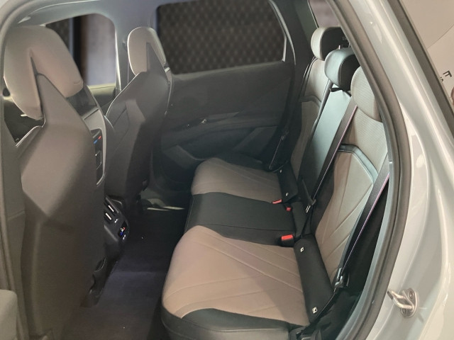 Bild 8: BMW iX3 50 xDrive