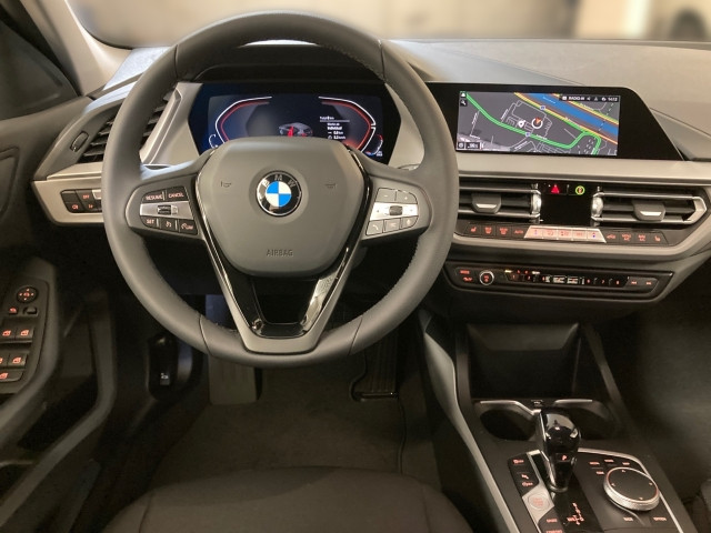 Bild 9: BMW 116d 5-Türer F40 B37