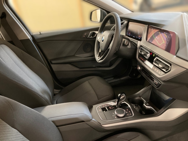 Bild 8: BMW 116d 5-Türer F40 B37