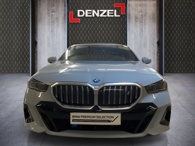 Bild 4: BMW i5 eDrive40 Limousine