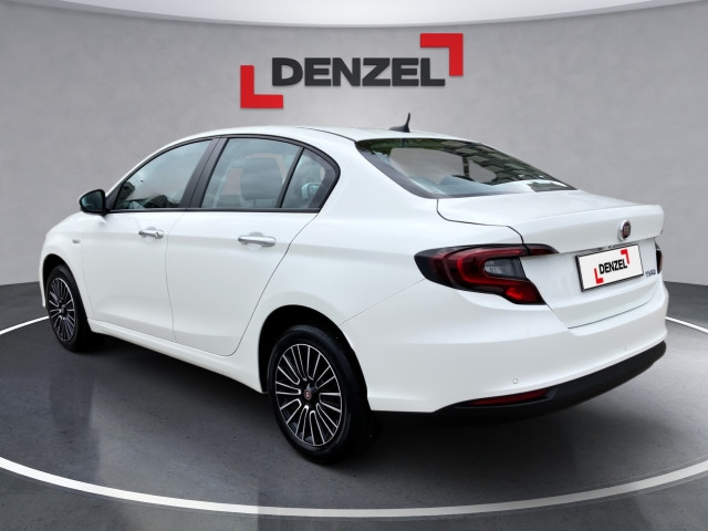 Bild 2: Fiat Tipo Limousine 1,6 Turbo 130