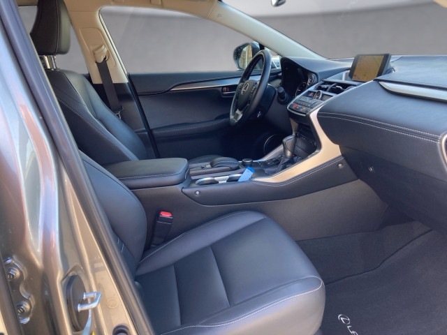 Bild 10: Lexus Lexus NX 300h Limited Hybrid