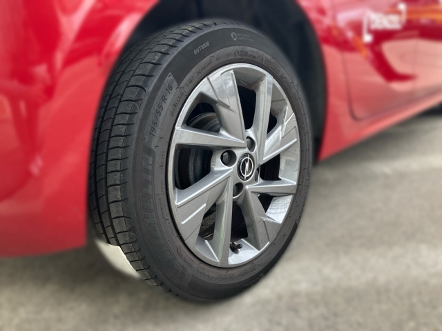 Bild 4: Opel Corsa Edition 1.2 Direct Injection Turbo (74 kW/100PS) 6-Gan