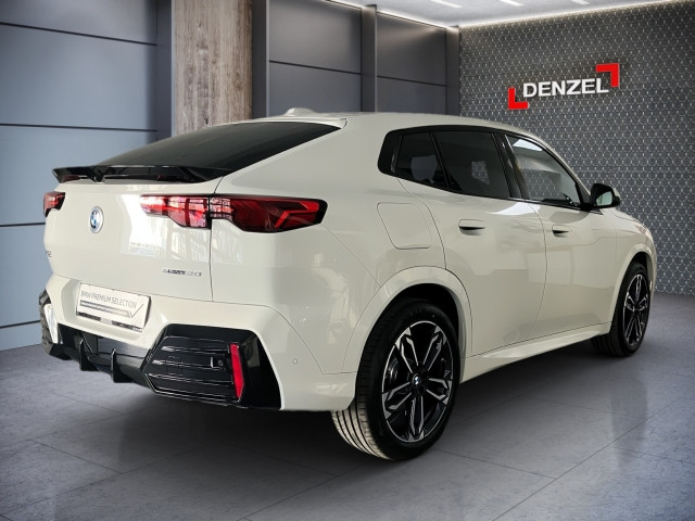 Bild 9: BMW iX2 eDrive20 U10 HB0