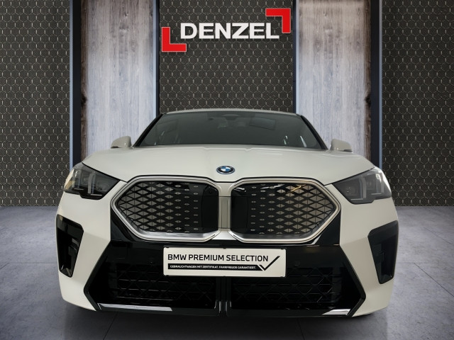 Bild 6: BMW iX2 eDrive20 U10 HB0