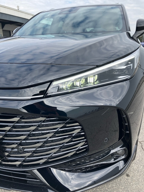 Bild 6: MG HS HEV Luxury Lenkradhzg. 25.5