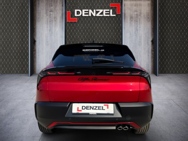 Bild 10: Alfa Junior Ibrida Speciale 1.2 136PS MHEV FWD