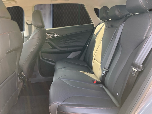 Bild 8: MG HS PHEV+ Luxury Lenkradhzg. 25.5