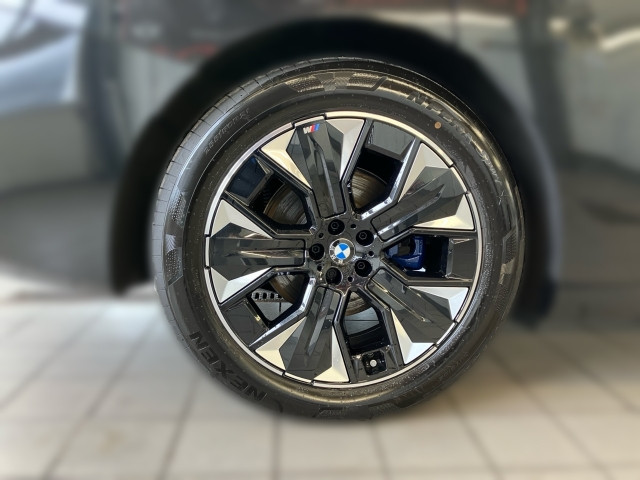 Bild 4: BMW PKW i-Serie iX xDrive45