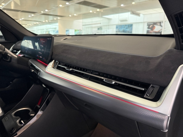 Bild 14: BMW iX1 xDrive30 U11 XE2