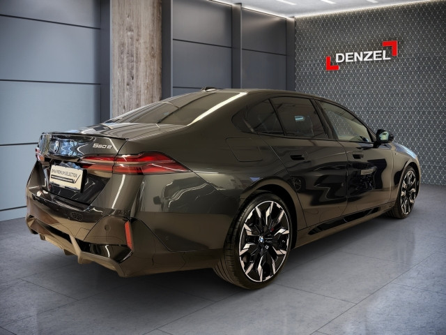 Bild 3: BMW 550e xDrive Limousine G60 XB1