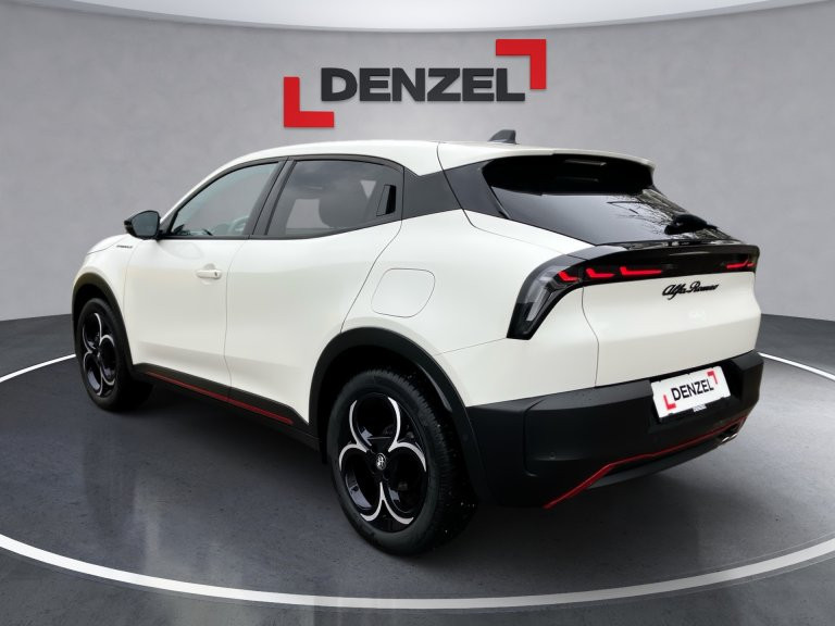 Bild 2: Alfa Junior Ibrida Speciale 1.2 136PS MHEV FWD