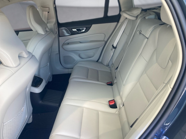 Bild 9: VOLVO PKW V60 Plus, T6 eAWD Plug-in Hybrid, Elektrisch/Benzin, Dark