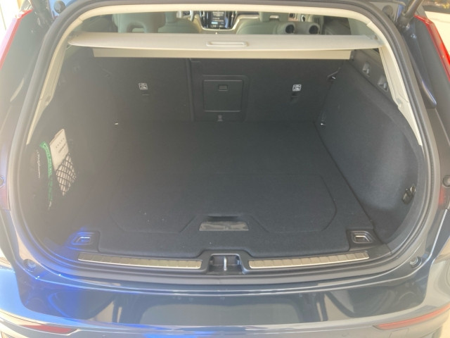 Bild 10: VOLVO PKW V60 Plus, T6 eAWD Plug-in Hybrid, Elektrisch/Benzin, Dark