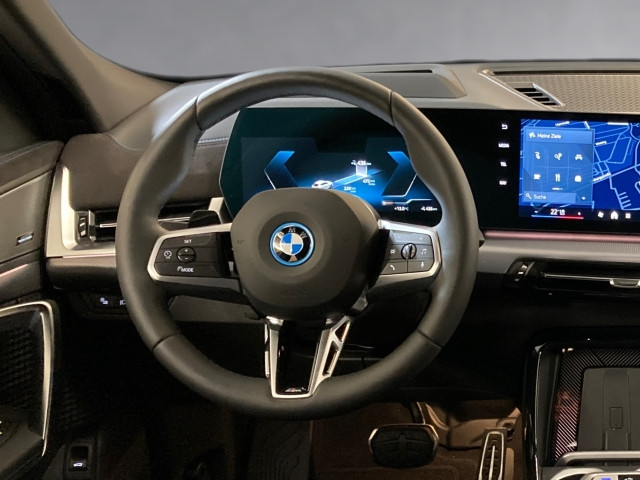 Bild 9: BMW iX2 eDrive 20 U10