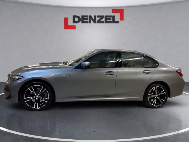 Bild 1: BMW 330e xDrive Limousine MX G20