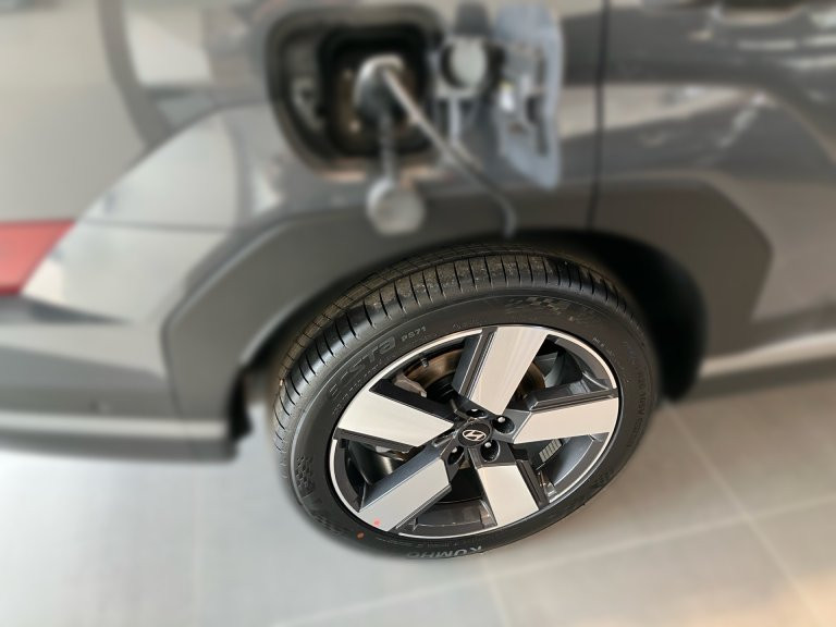 Bild 3: Hyundai Santa Fe (MX5) Prestige Line 1.6 T-GDI PHEV 4WD s5pp1-P2-O3