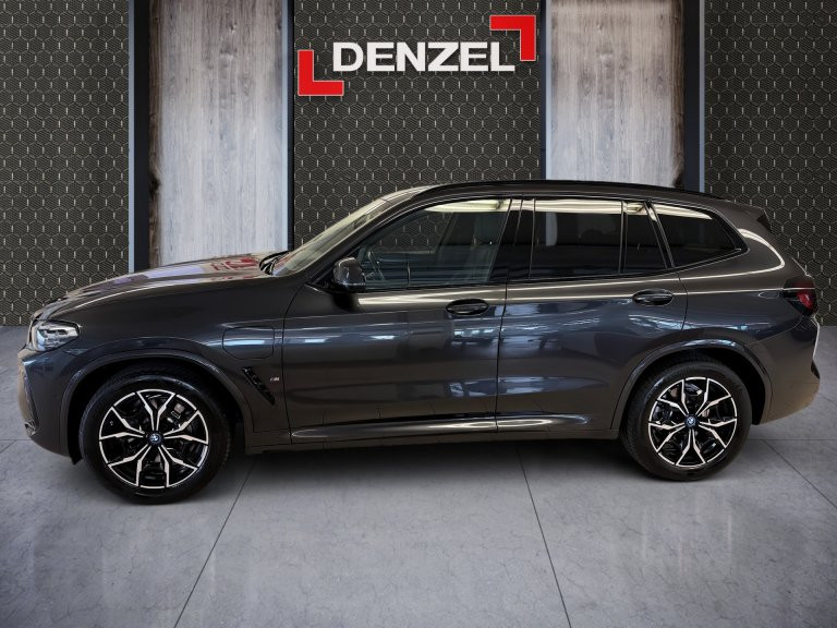 Bild 1: BMW X3 xDrive30e PHEV Au