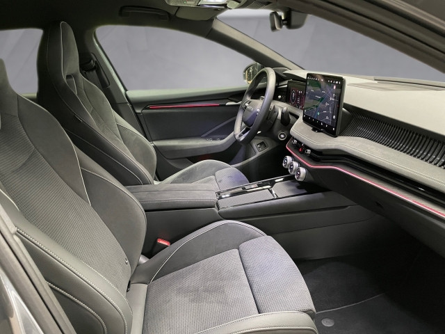 Bild 10: Skoda Superb Kombi 1,5 TSI