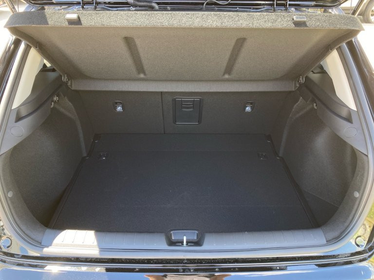 Bild 12: Kia K4 HB/SILBER/1.0 TGDI/DCT7 48V/115/MY26