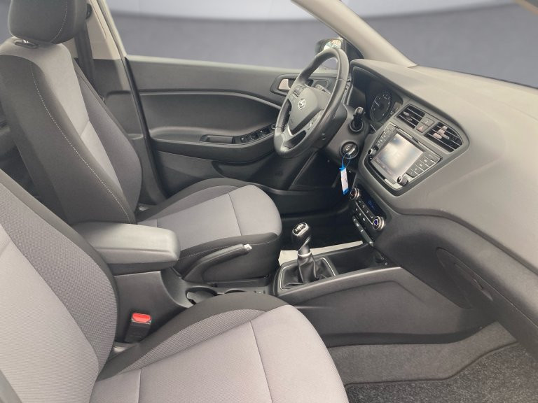 Bild 8: Hyundai i20 Active 1,0