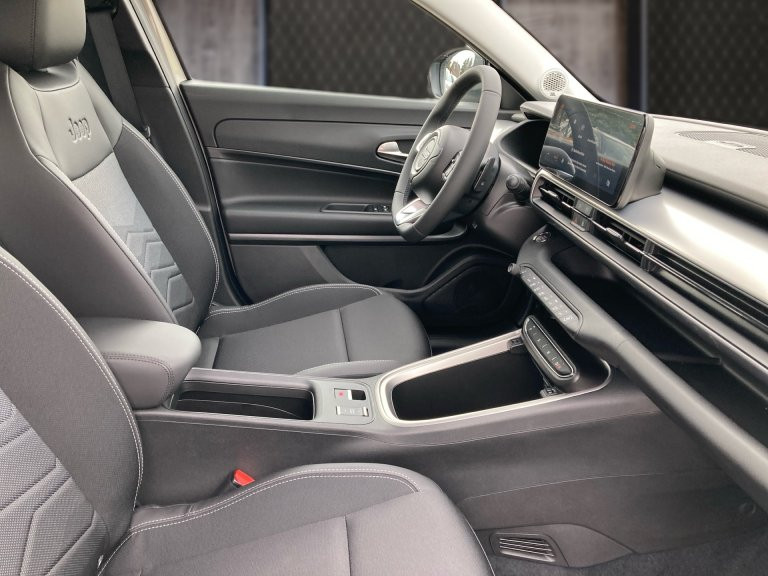 Bild 6: Jeep Avenger MHEV MY25 1.2 e-DCT6 e-Hybrid Altitude