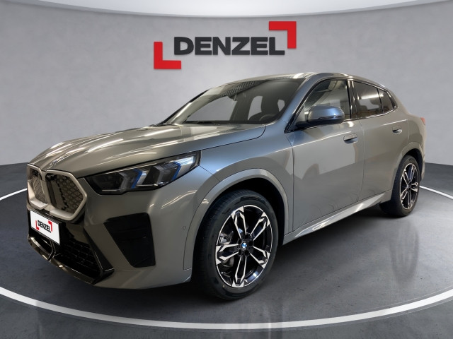 Bild 0: BMW iX2 eDrive 20 U10