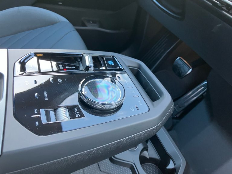 Bild 8: BMW PKW i-Serie iX xDrive45 I20