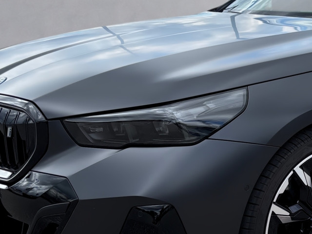Bild 6: BMW i5 eDrive40 Limousine