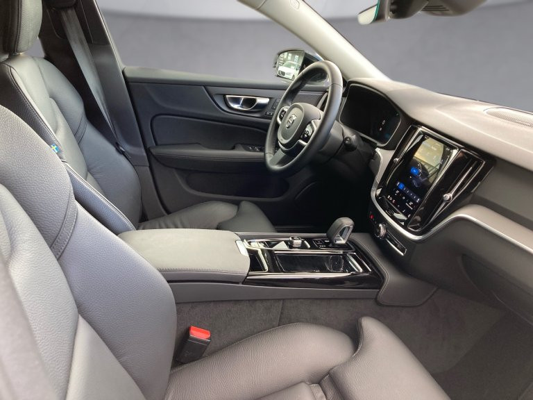 Bild 10: VOLVO PKW V60 Plus, T6 eAWD Plug-in Hybrid, Elektrisch/Benzin, Dark