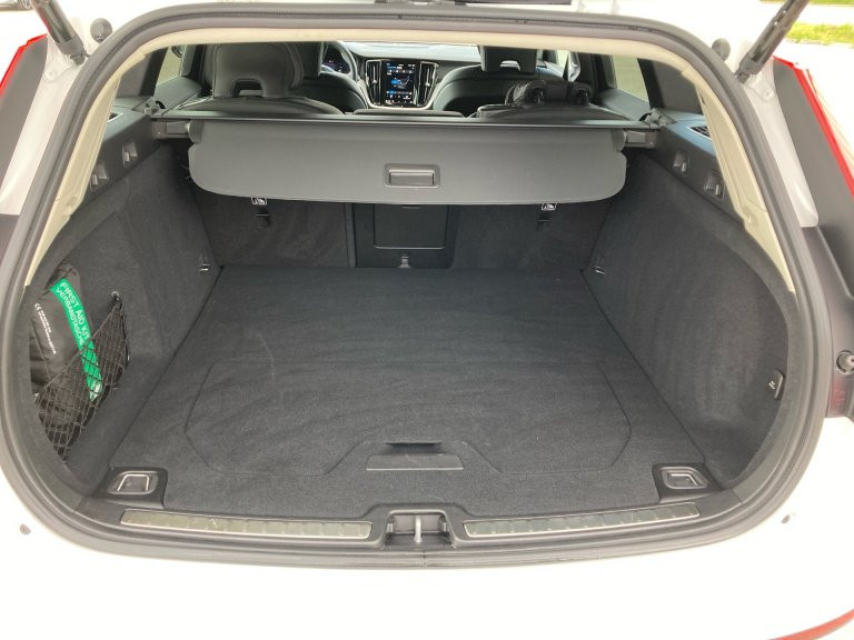 Bild 12: VOLVO PKW V60 Plus, T6 eAWD Plug-in Hybrid, Elektrisch/Benzin, Dark