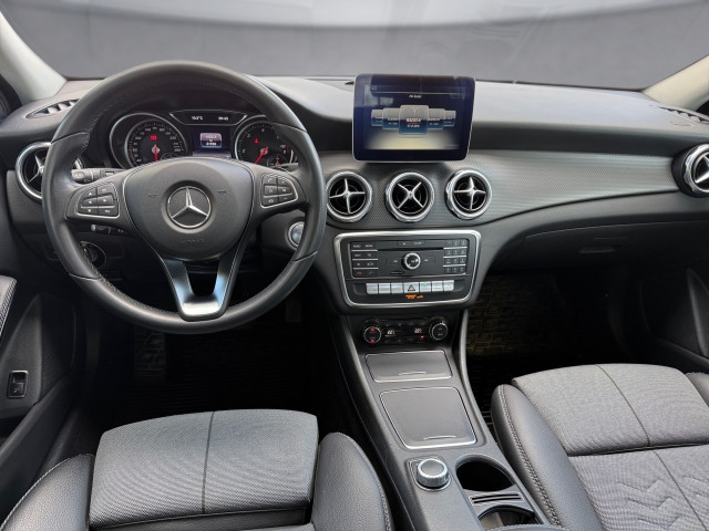 Bild 8: Mercedes GLA 200d 4MATIC