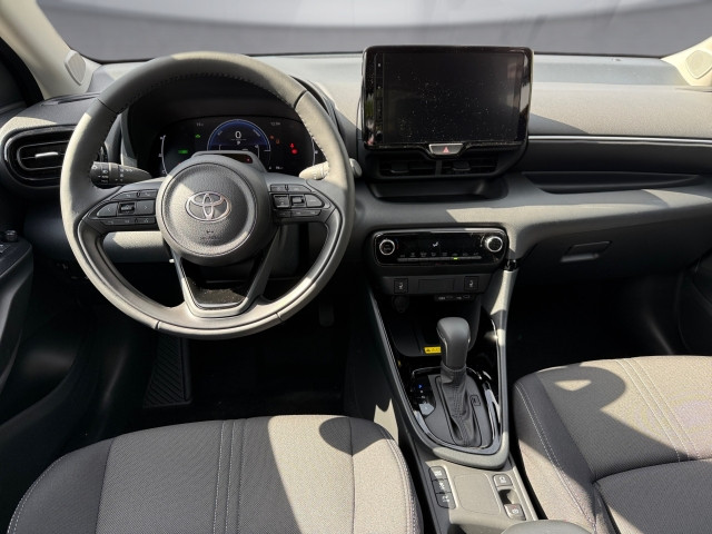 Bild 8: Toyota Yaris - 1,5 l Hybrid  Teamplayer
