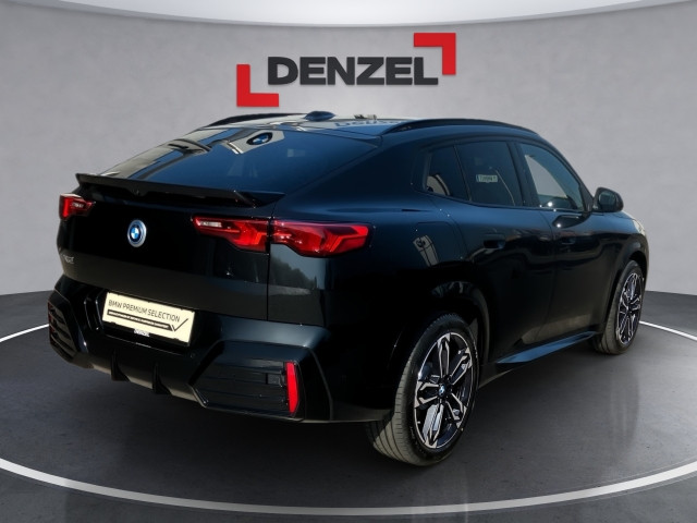 Bild 12: BMW iX2 eDrive 20 U10