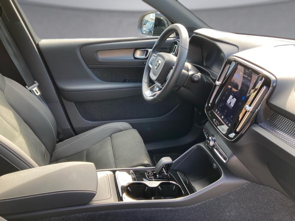 Bild 10: VOLVO PKW EX40 Single Motor Extended Range Plus Black Edition