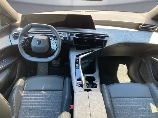 Bild 8: Peugeot 5008 Allure Hybrid 145 e-DCS6