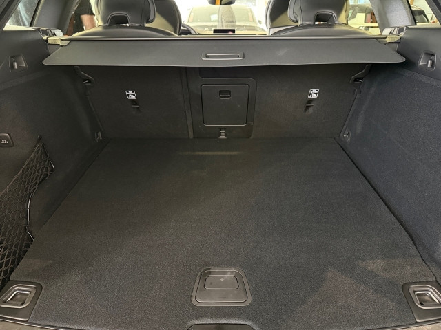 Bild 12: VOLVO PKW XC60 Black Edition Plus, T6 eAWD Plug-in Hybrid, Elektrisch/