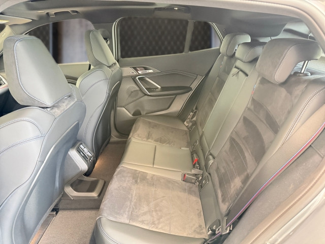 Bild 11: BMW iX2 eDrive20 U10 HB0