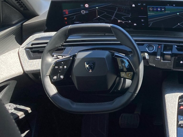 Bild 9: Peugeot 5008 ALLURE Hybrid 145 e-DCS6