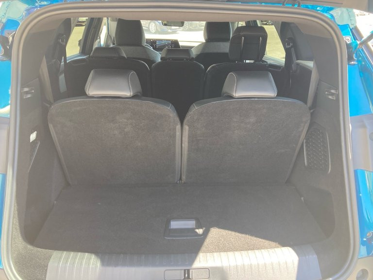 Bild 12: Peugeot 5008 Allure Hybrid 1